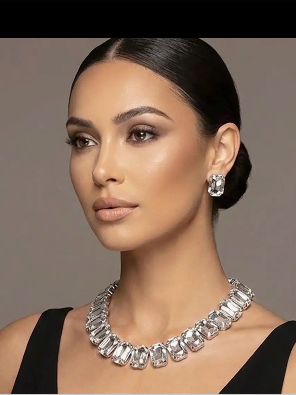 Elegant Emerald Cut Stone Collar Necklace and Earrings Set